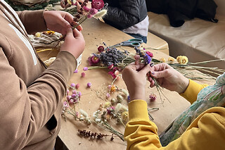 Création d'une couronne de fleurs séchées à Paris 20ème